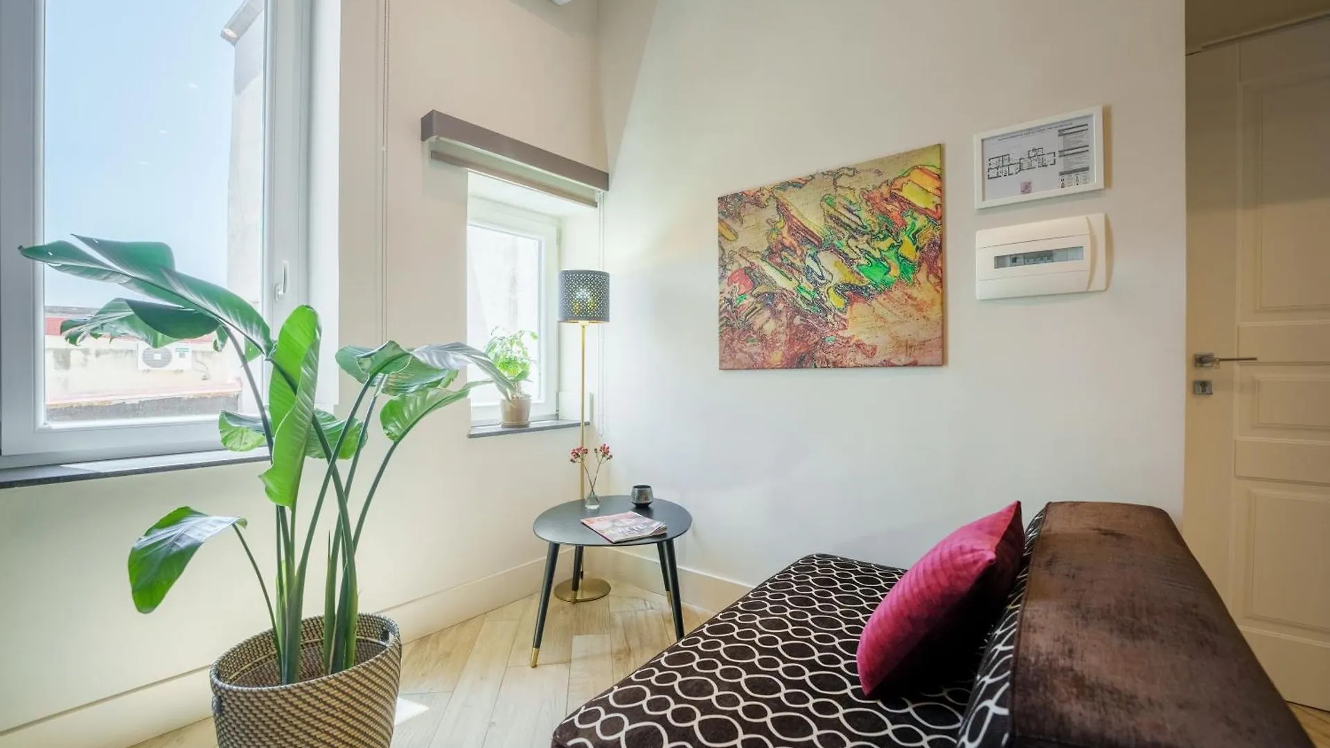 It'S Room Naples 2*,