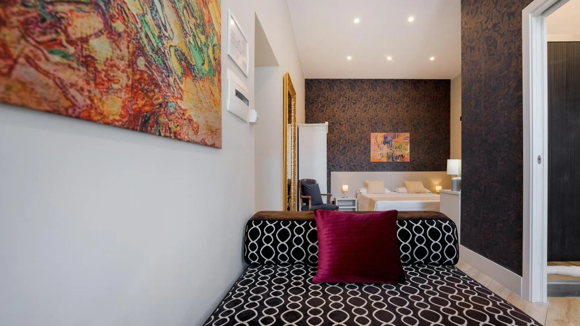 It'S Room Naples 2*,