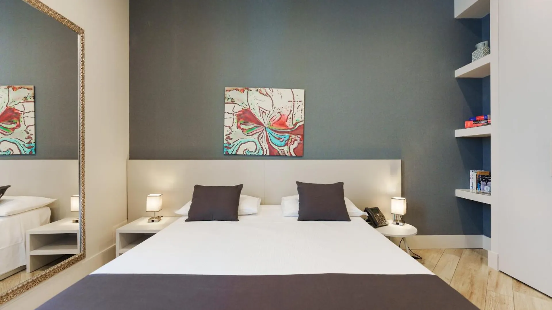 It'S Room Naples 2*,  Italy