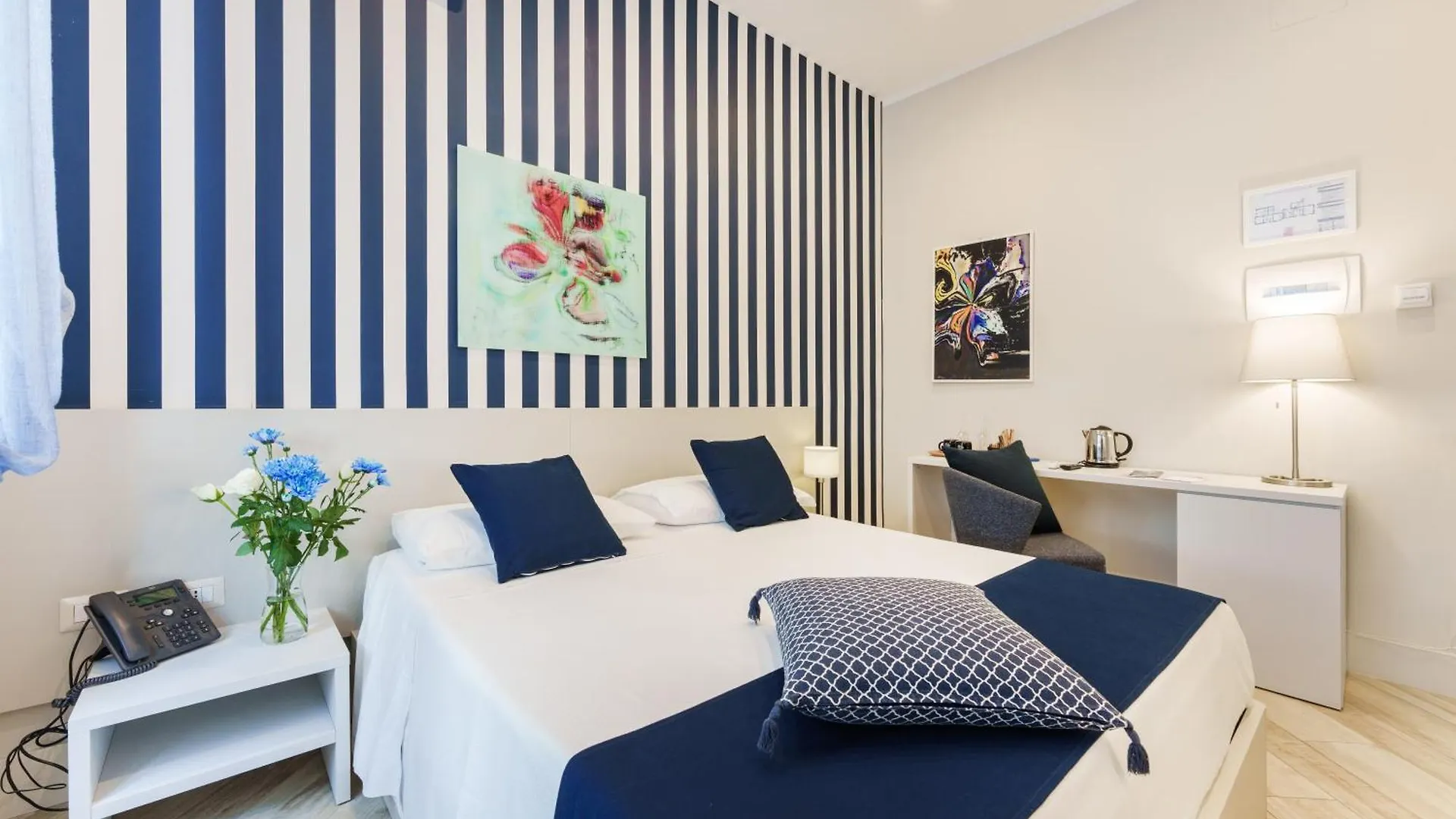 It'S Room Naples