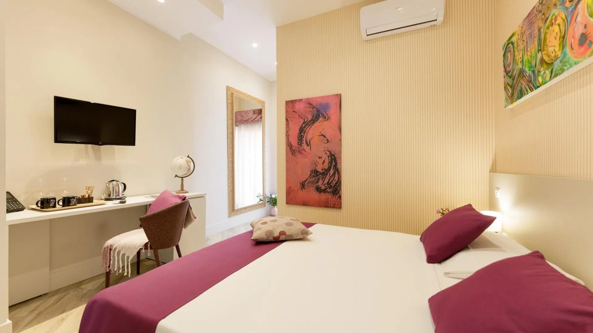 It'S Room Naples 2*,